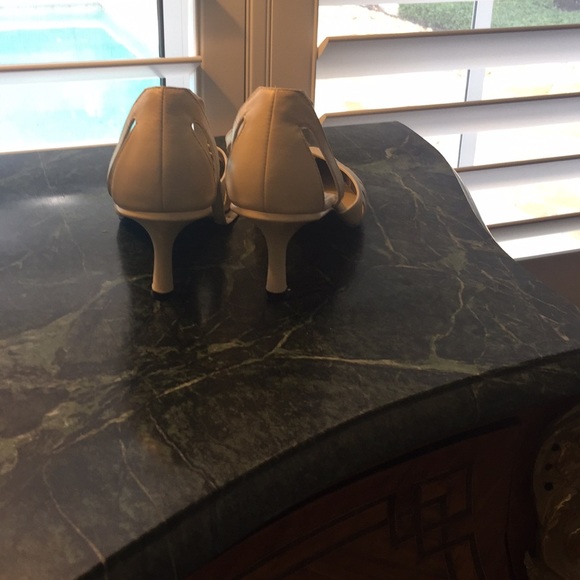 Shoes - Picture 4 of 4